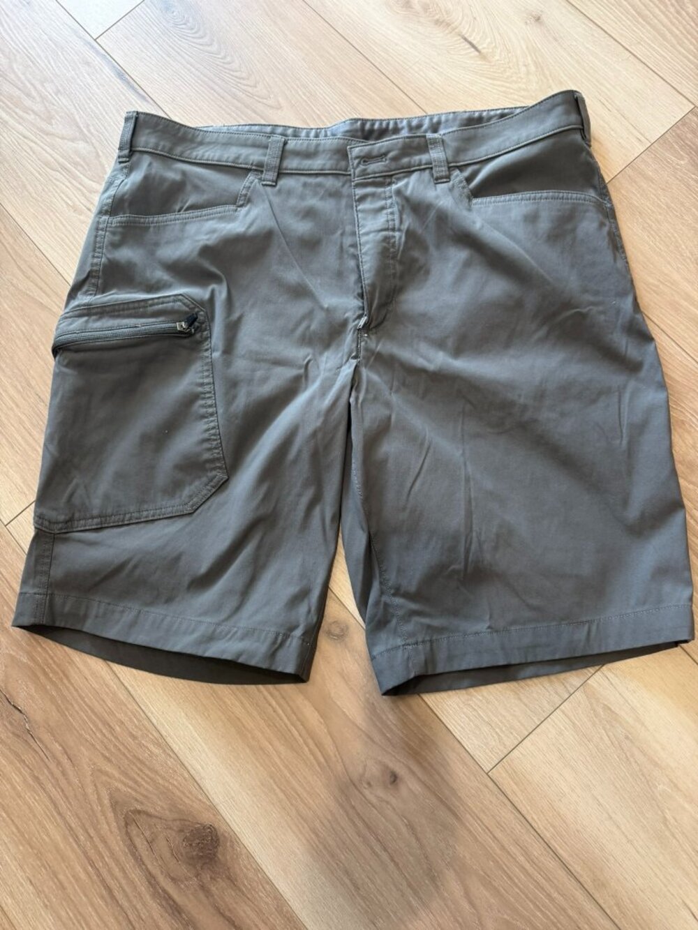 Eddie Bauer Men's Horizon Performance Tech Shorts Green Gray Size 38